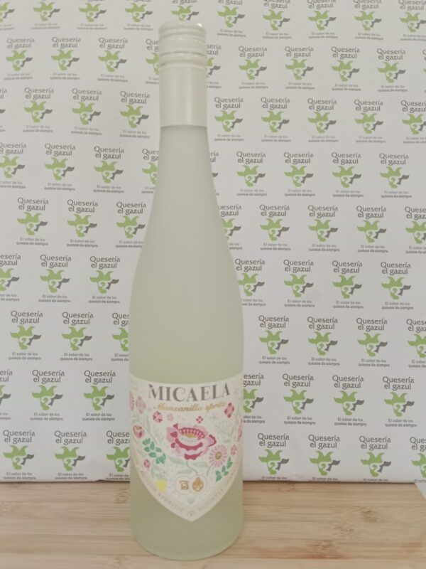 Micaela - Manzanilla Spritz
